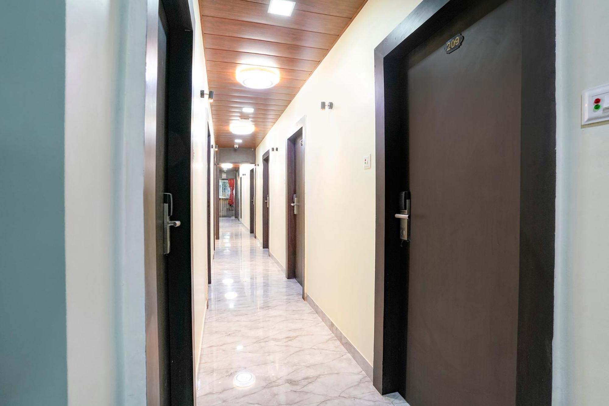 Hotel Fabexpress Gulshan Grand - Nr Gateway Of India 3*